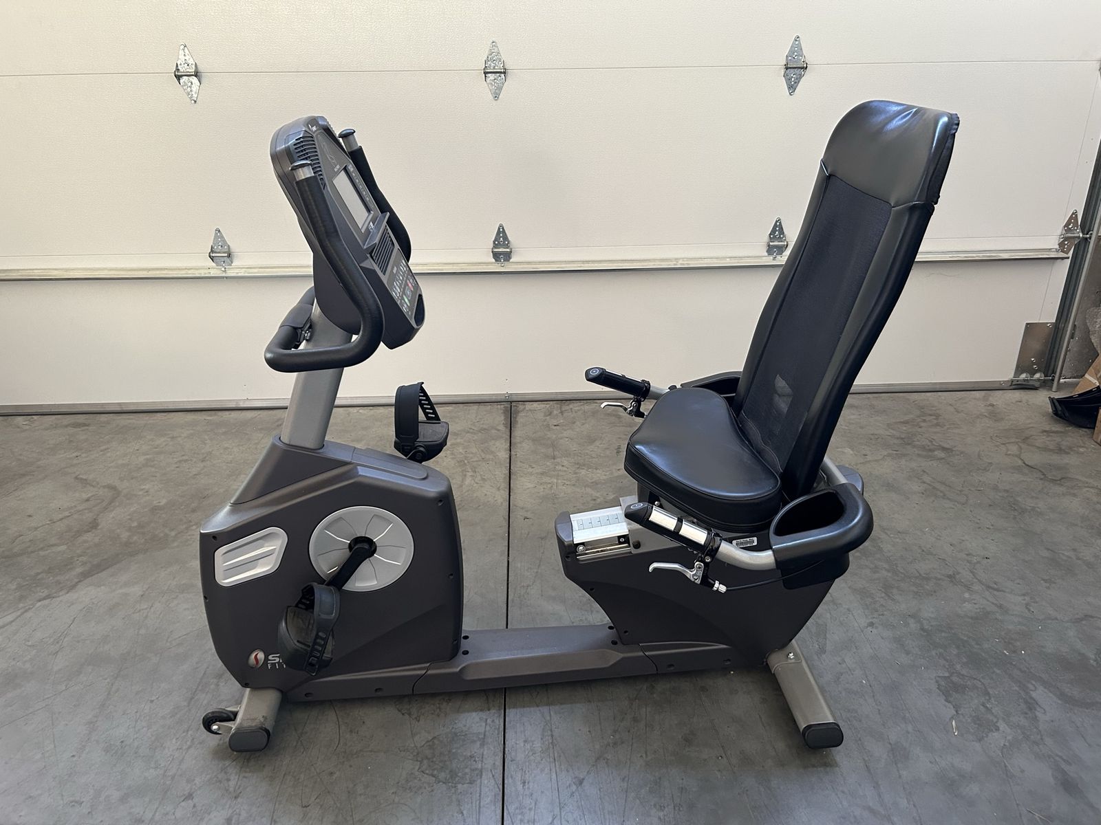 Spirit Fitness XBR95 Recumbent Exercise Bike