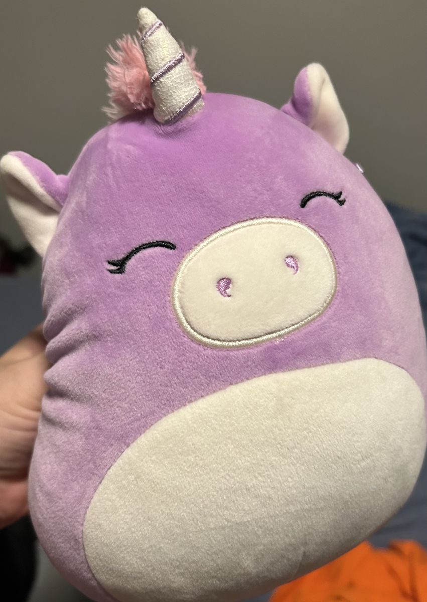Squishmallows 8" Astrid The Unicorn with Sleepy Eyes.