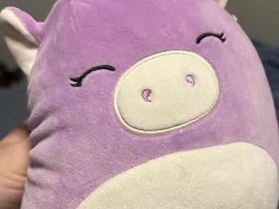 Squishmallows 8" Astrid The Unicorn with Sleepy Eyes.