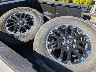 Toyota TRD wheels, Michelin 267 / 70-R18 (6 on 5.5 lug)