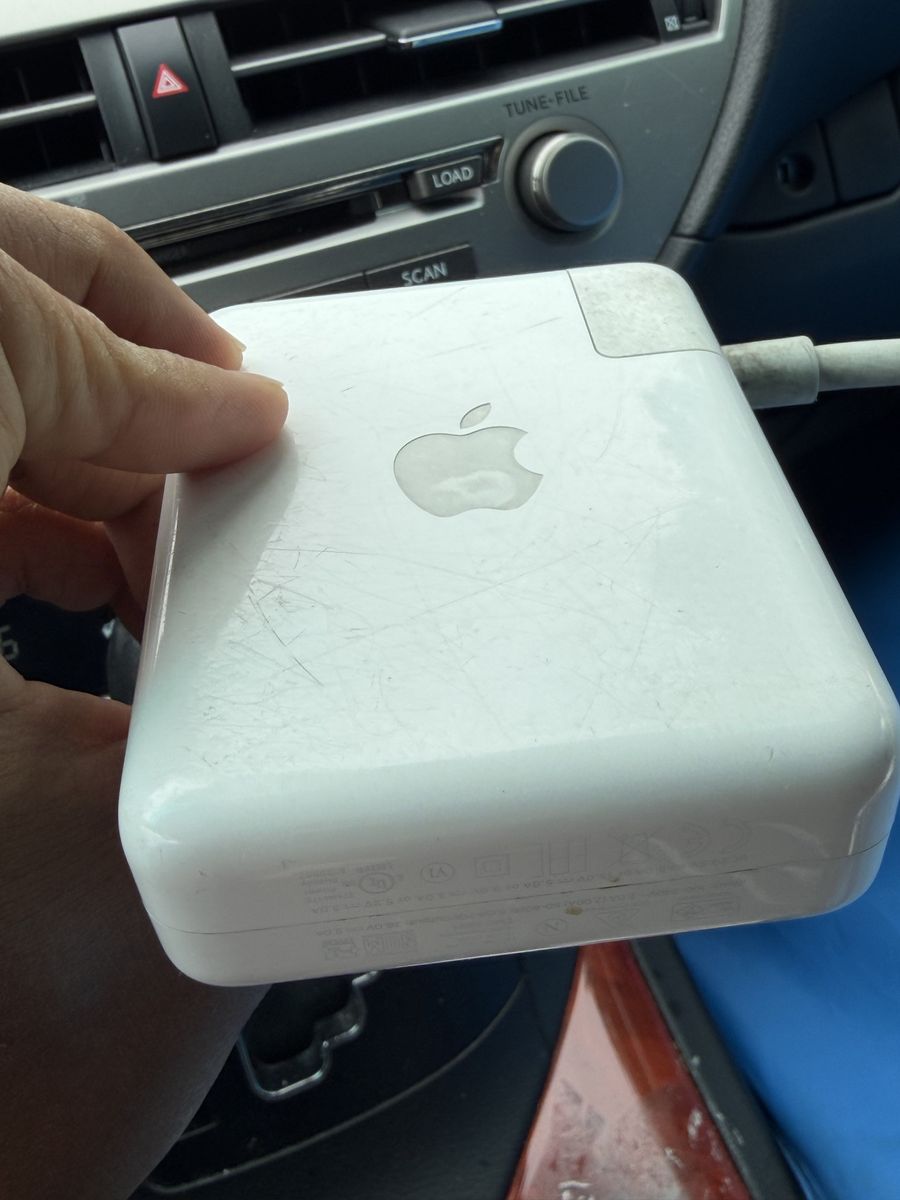 Apple brick 140W 59$ , read details
