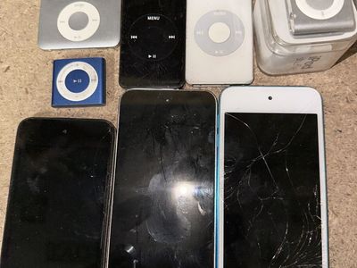 Apple iPod LOT Of 8