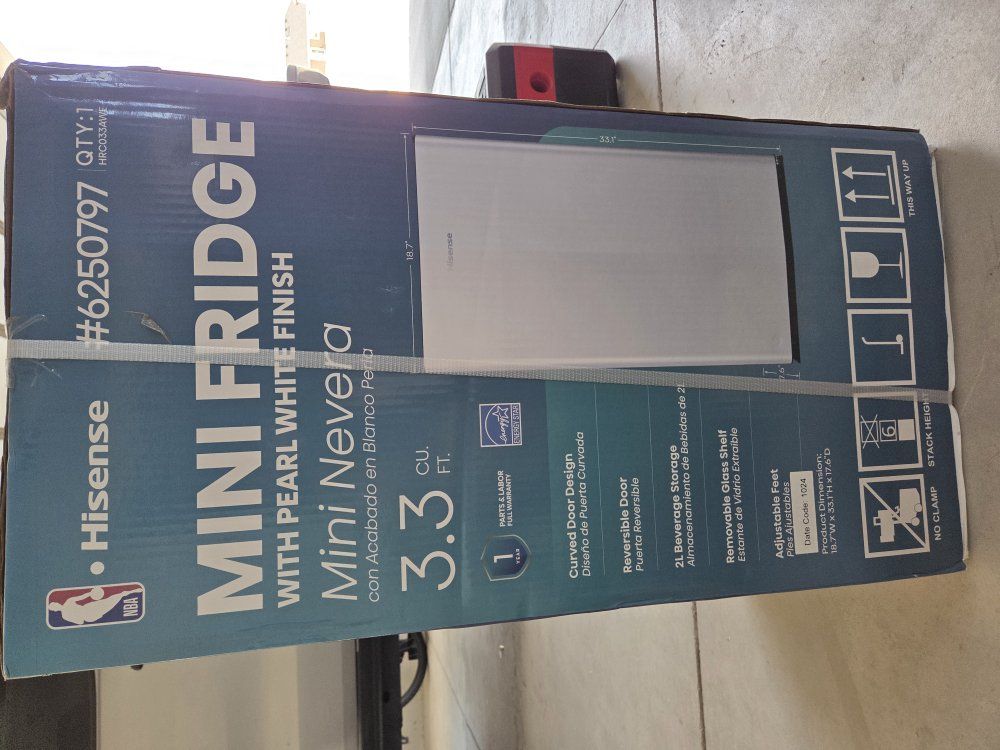 Hisense Mini Fridge
