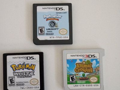 Nintendo DS & 3DS Game Lot: Pokemon White, Animal Crossing, Poptropica Adventures - Used