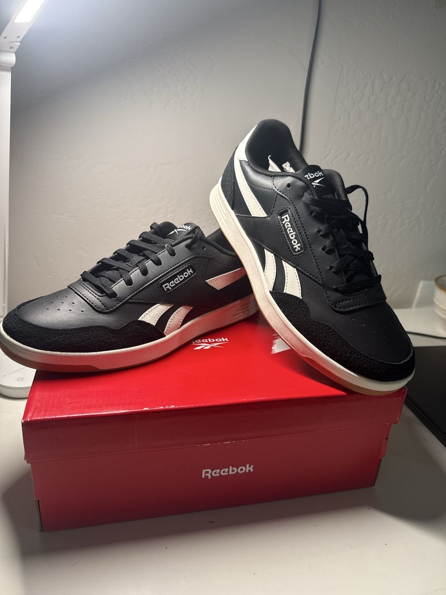 Reebok Court Advance Black White Sneakers Size 8.5M / 10W