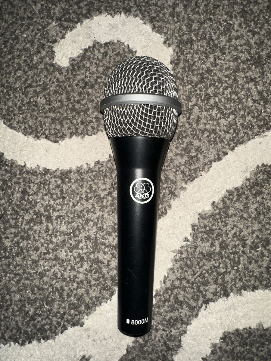AKG D8000M Professional Dynamic Microphone for Vocals and Instruments