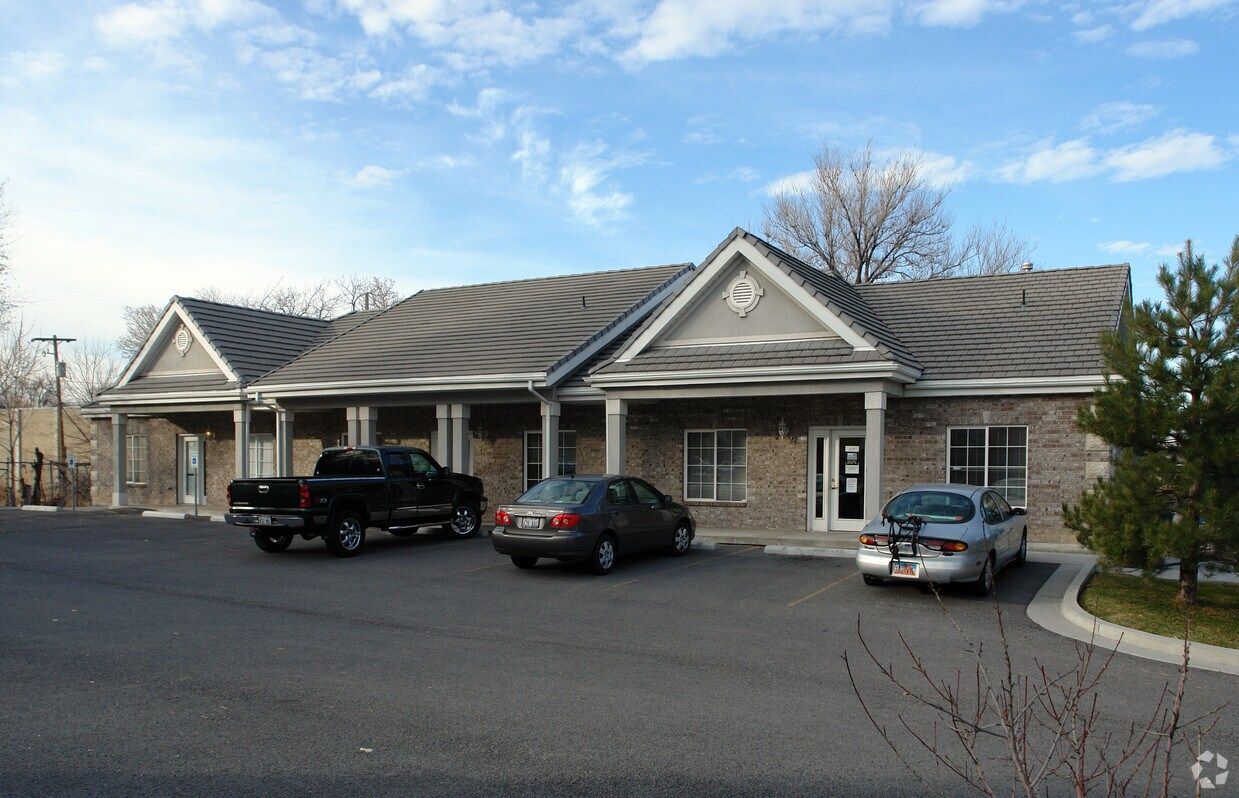 Commercial Office Space (9 Offices) For Lease