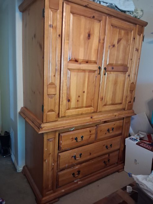 TV CABINET W DRAWERS