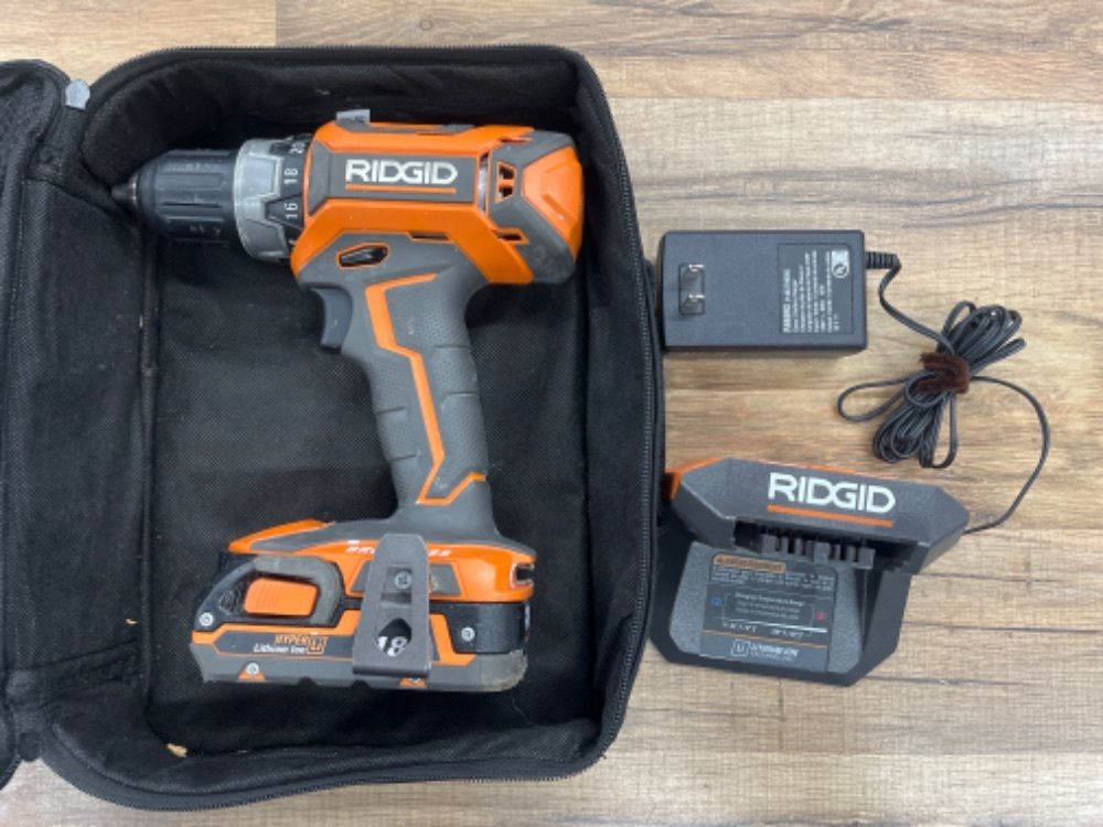RIDGID 18V DRILL W BATTERY & CHARGER