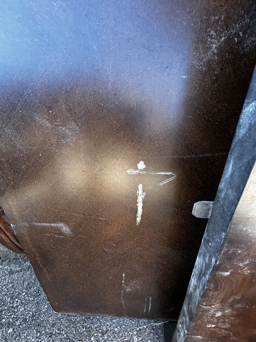 Beautiful 8 Seat Table (needs some Love)
