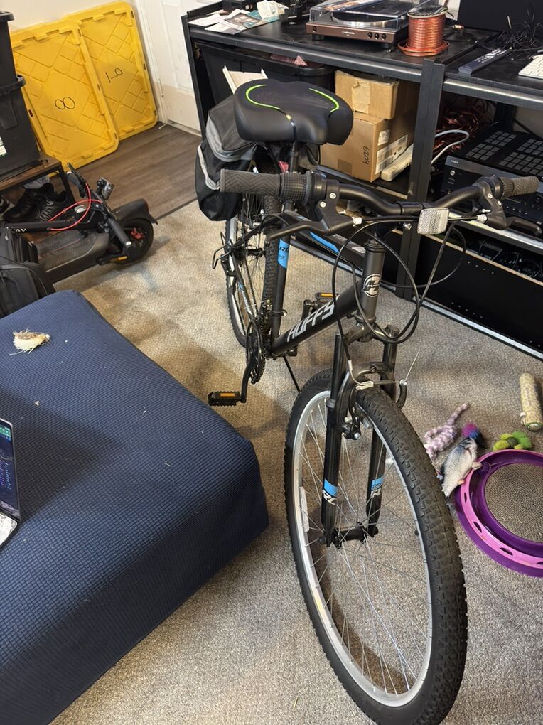 Bike with 29” wheels. Rack for car included.