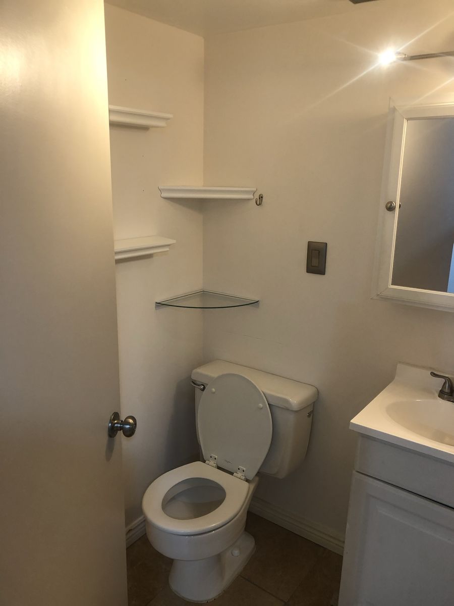 Main image 3