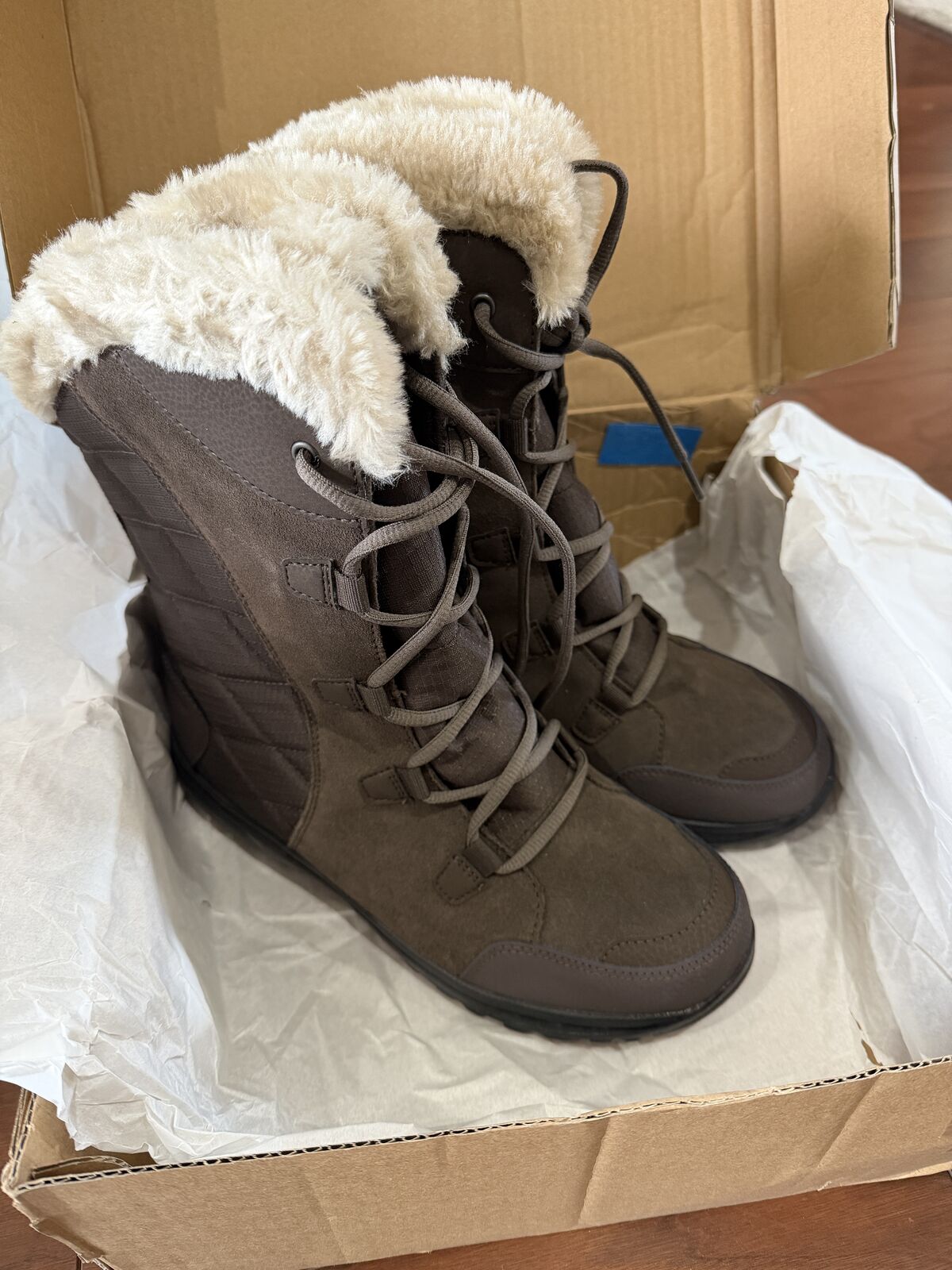 BNIB Columbia Women’s Ice Maiden II Boot, Size 10 WIDE Width