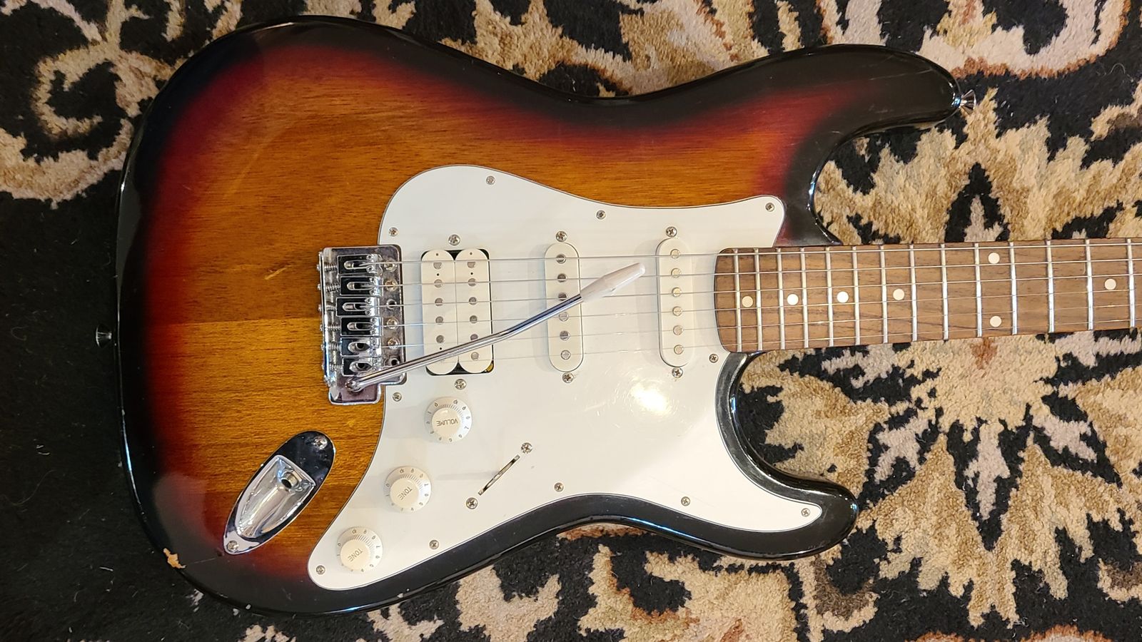 VINTAGE 90'S CRATE ELECTRA STRATOCASTER COPY
