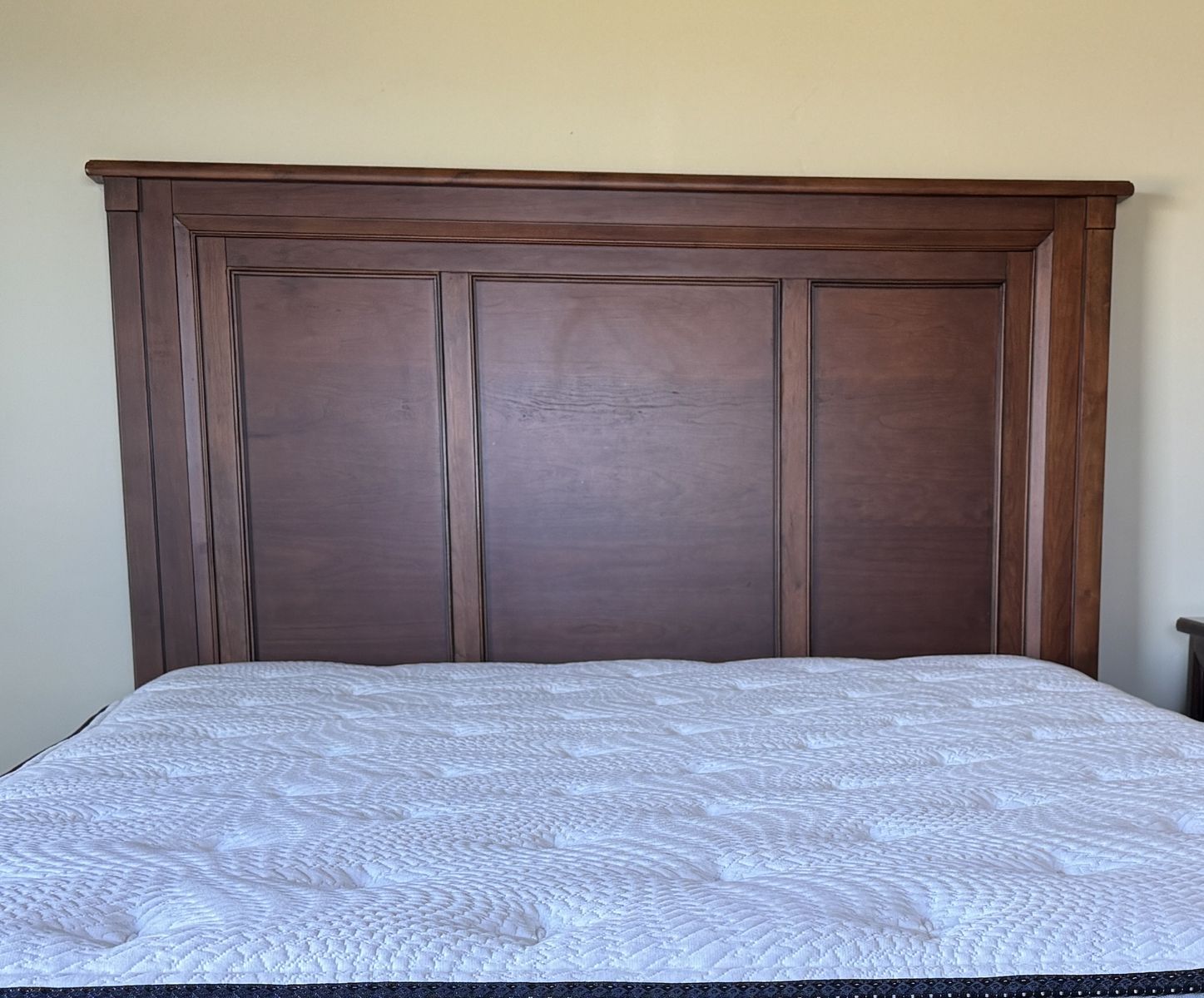 Wooden Queen Size Headboard - Traditional Dark Wood Frame with bedframe