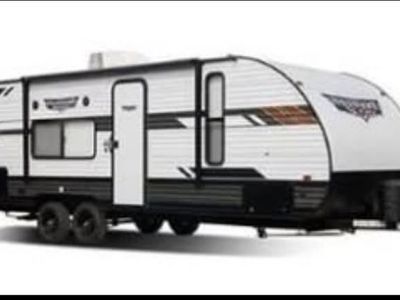 Bumper Pull Travel Trailer with Slide Out, Kitchen & Dinette