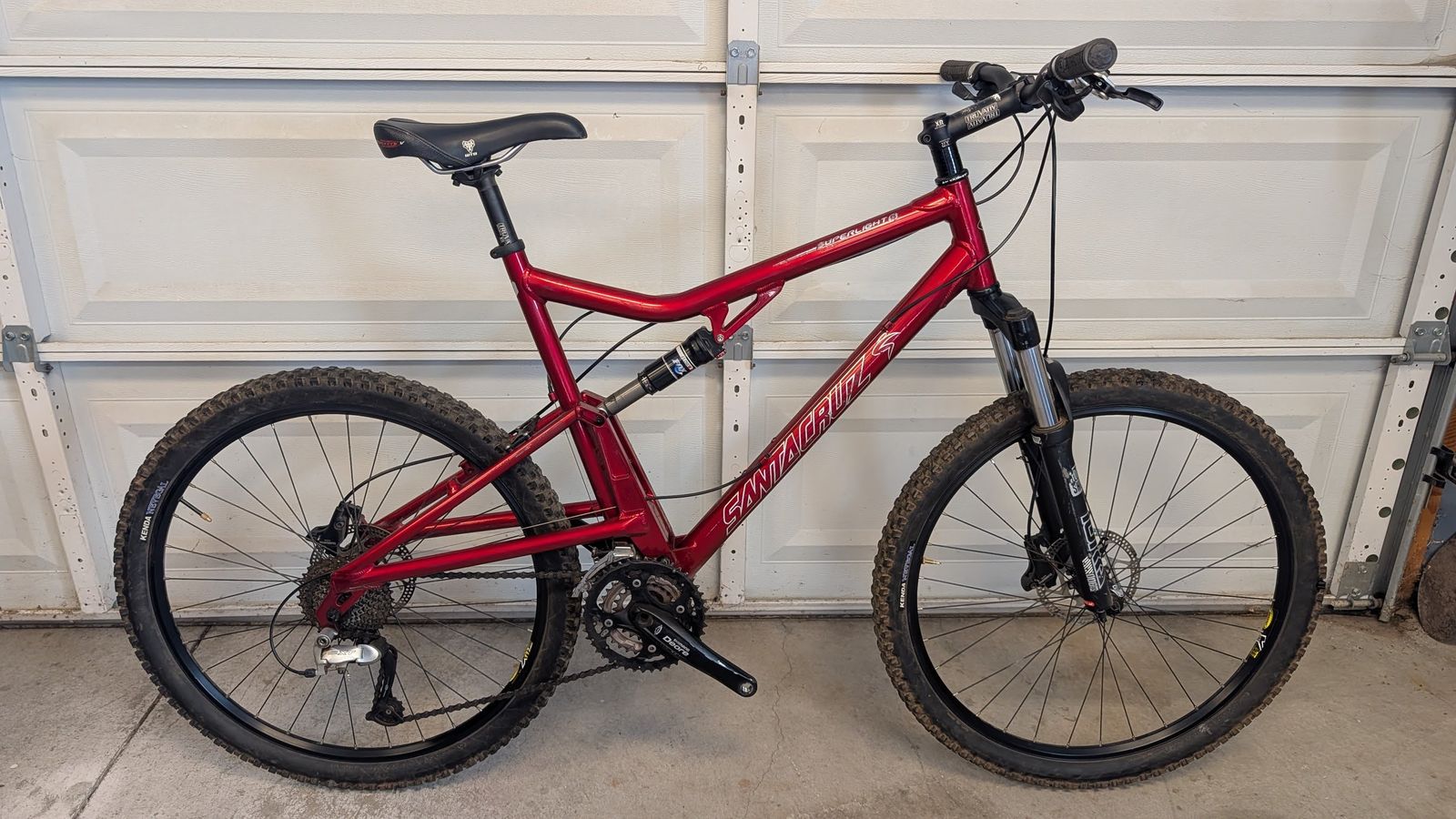 Santa Cruz Superlight (M-L)