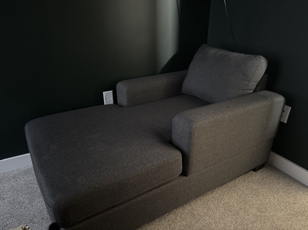 Reading Chair/Chaise