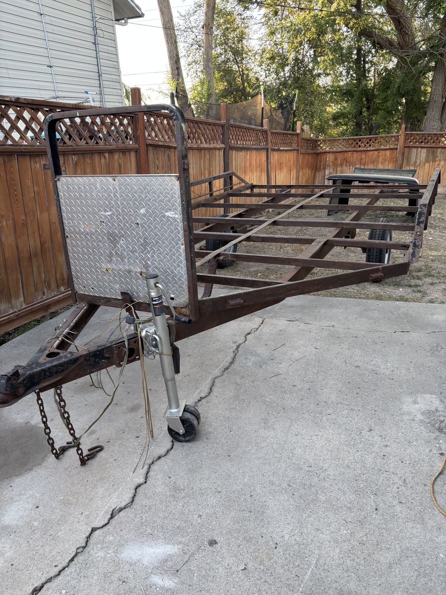 Hauling trailer