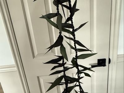 Ti Leaf Maile Style Lei
