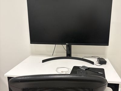 Monitor (LG) 32”