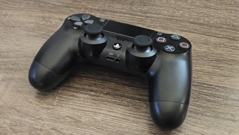 Sony PlayStation 4 DualShock 4 Wireless Controller - Black - Good Condition