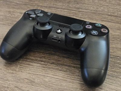 Sony PlayStation 4 DualShock 4 Wireless Controller - Black - Good Condition