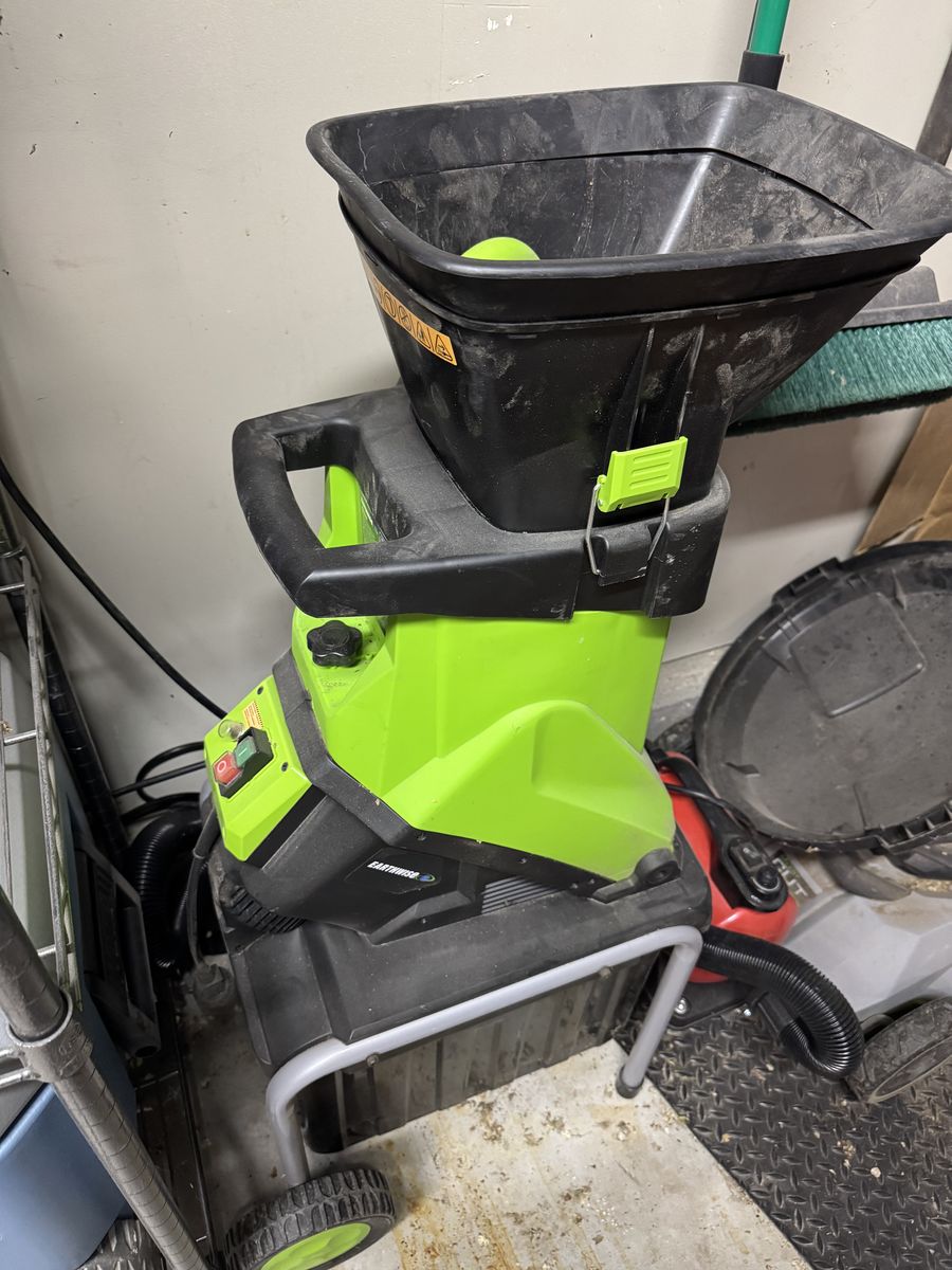 Earthwise GS70015 15-Amp Garden Corded Electric Chipper