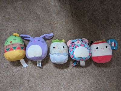 Squishmallows/stuffed animals