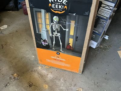 Hyde and Eek! Boutique 5'6" LED Servo Animated Skeleton Halloween Prop used