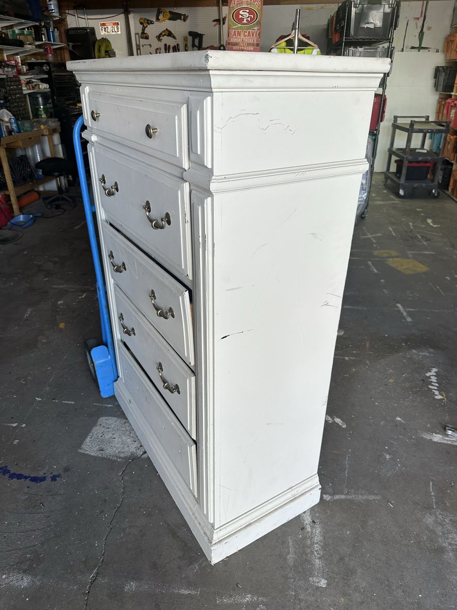 Main image 3