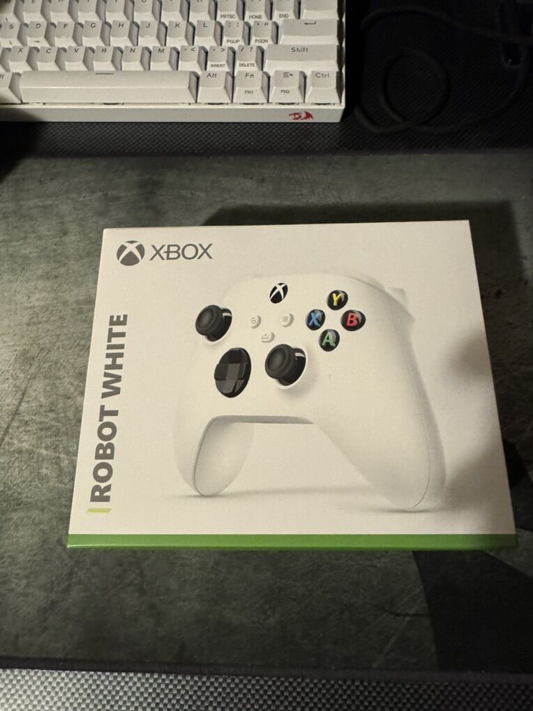 White Xbox Series Controller