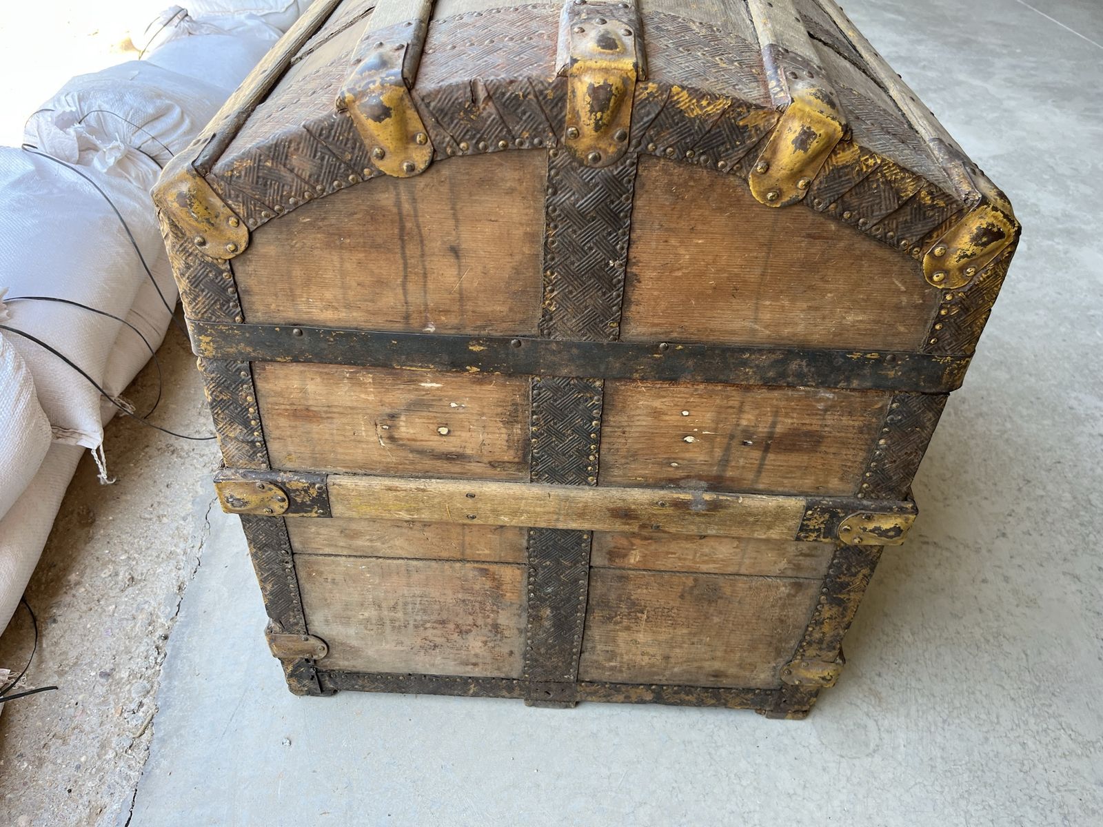 Main image 3