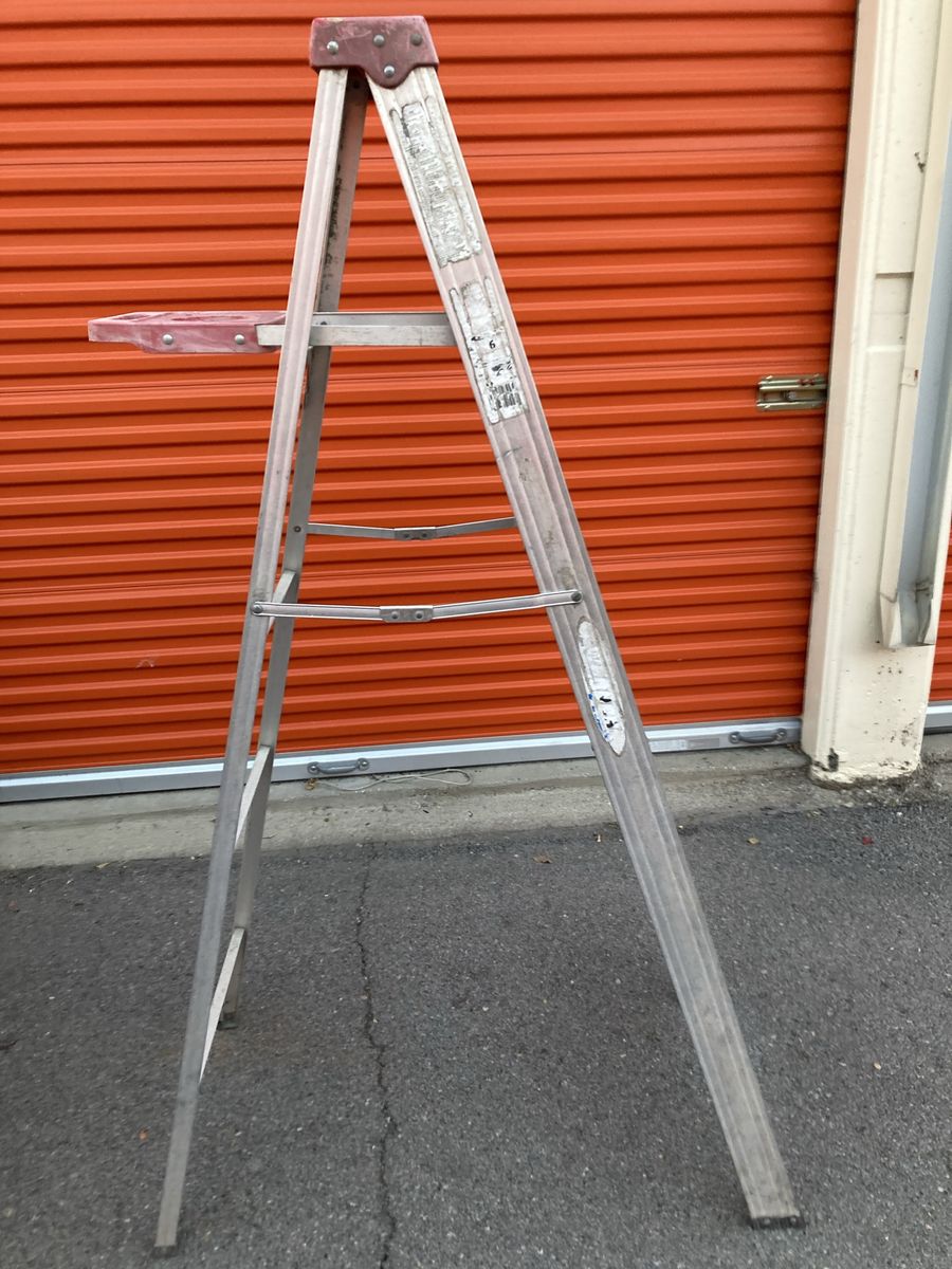 Aluminum A-Frame Stepladder, 6-Foot, Lightweight & Sturdy