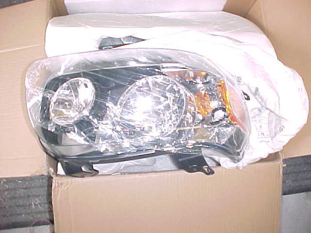 Ford Escape Head lights new