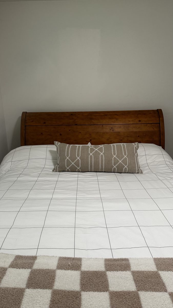 Main image 6