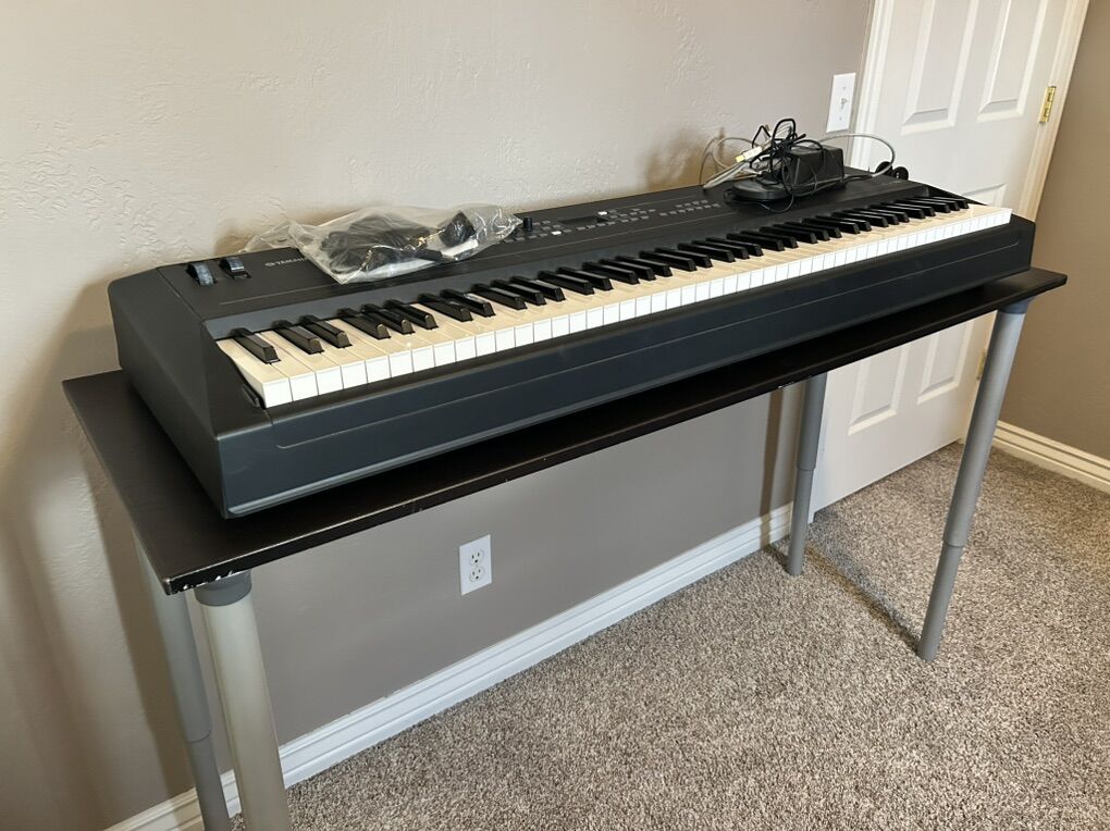 Yamaha Digital Piano With Table