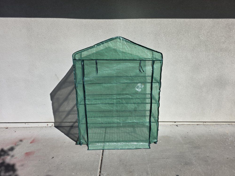 GroundWork Wide Deluxe Greenhouse