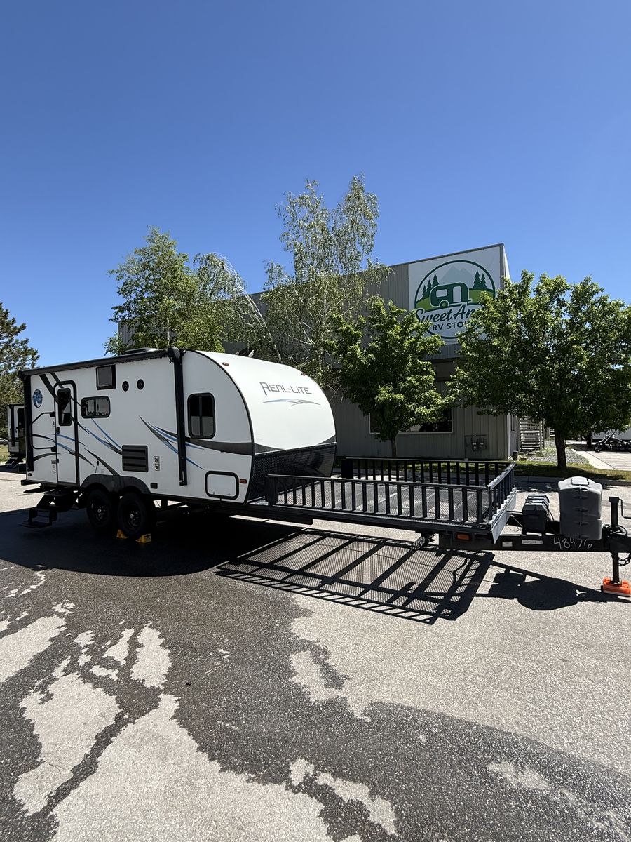 2017 Palomino Real Lite 17DZORV Bumper Pull Toy Hauler Travel Trailer