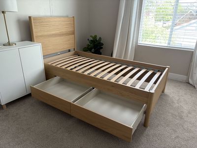 Beautiful Oak Twin Bed with Storage