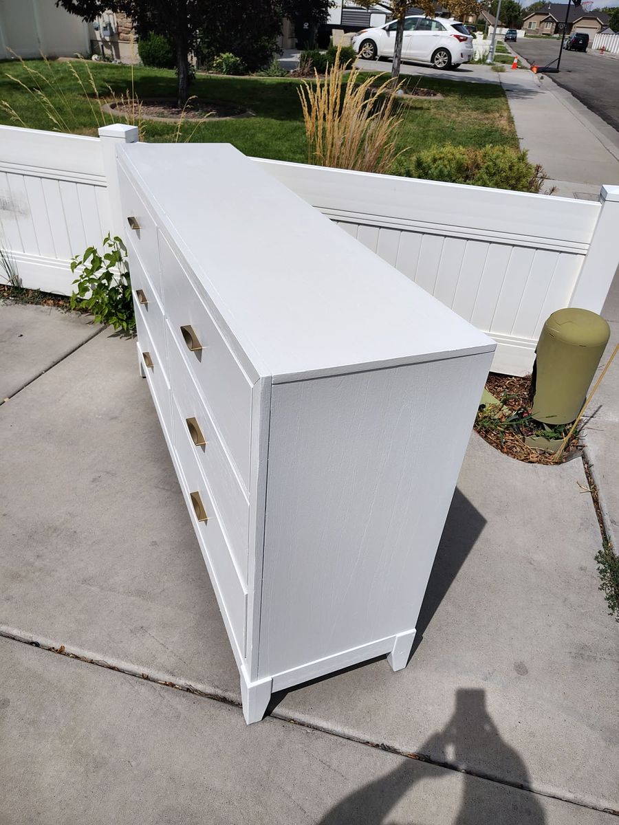 Main image 3