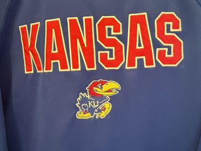 Kansas Jayhawks pullover hoodie, (NEW) Adult Medium-brand (Colosseum)