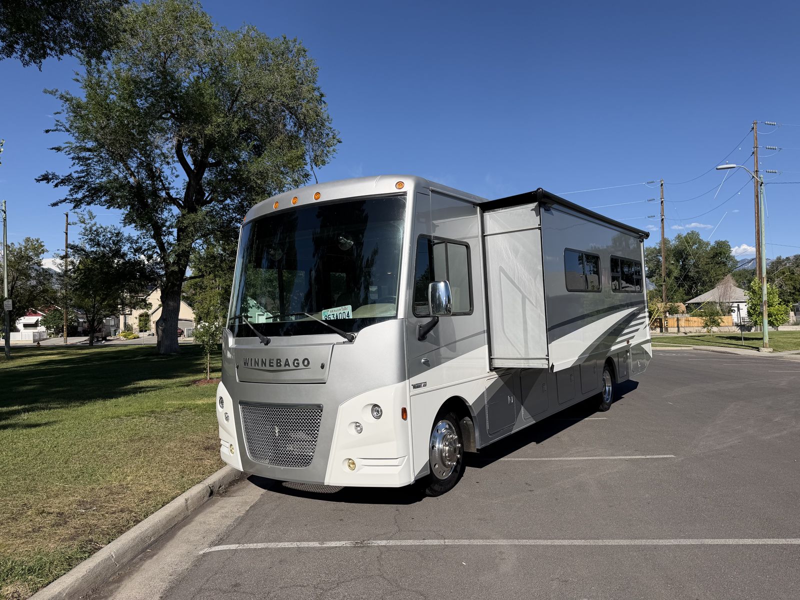 9K Miles! 2 Bath, 4 Season, Washer/Dryer, 2019 Winnebago Adventurer 35F class A Gas like: Vista, Suncruiser, Sunrise, Sunstar