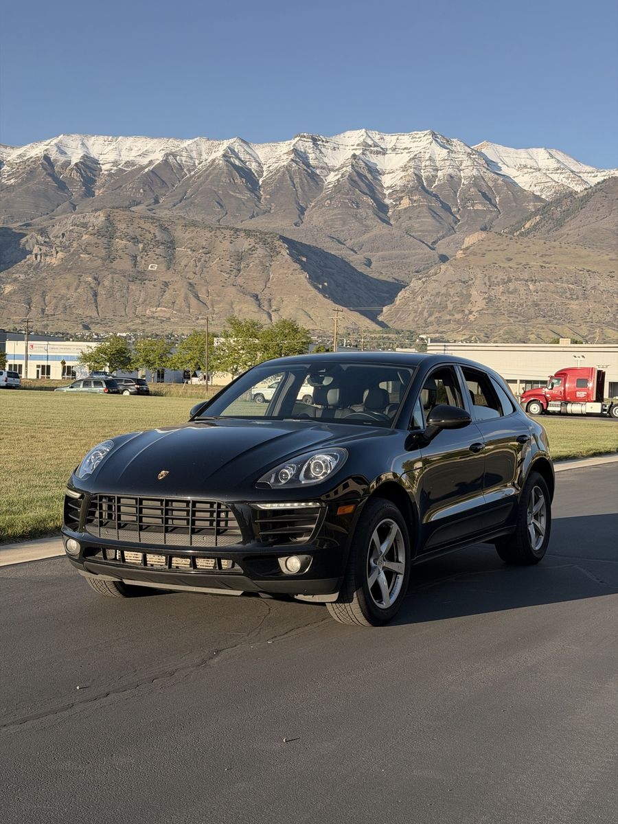 2018 Porsche Macan Sport Edition