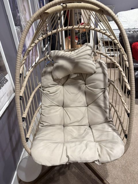 Swinging Egg chair