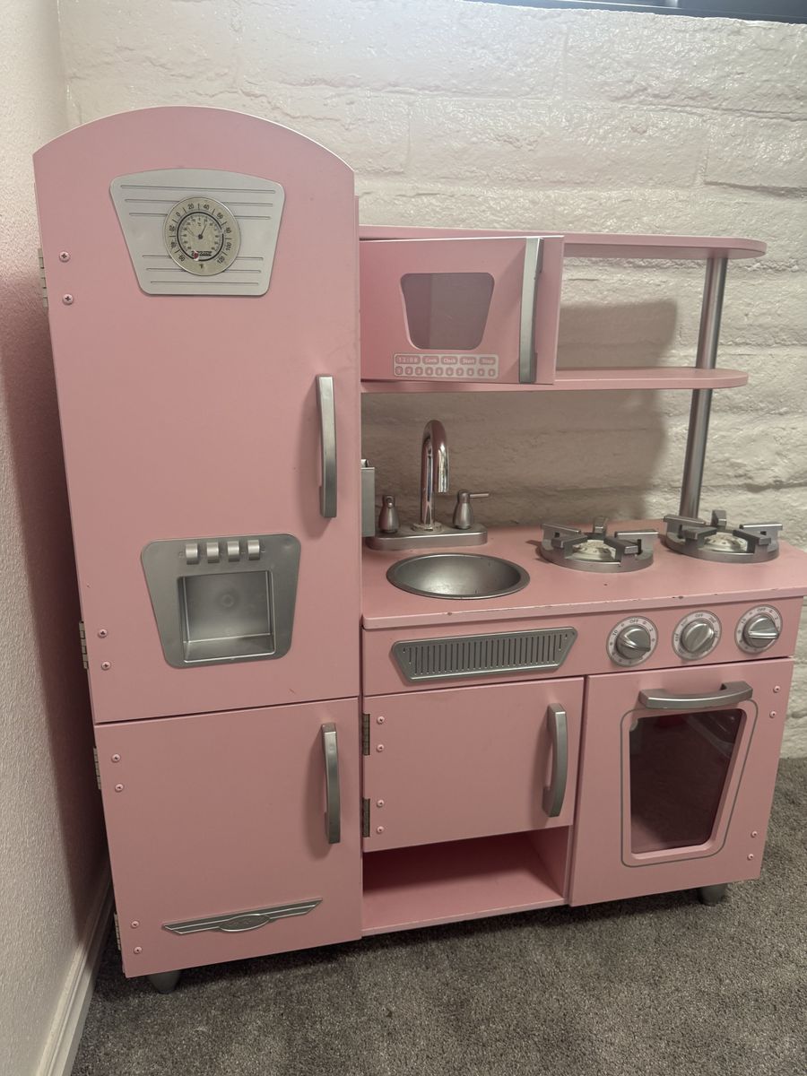 Pink kidkraft children’s kitchen