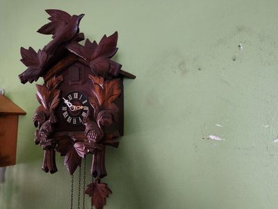 Nice squirl animated German Cuckoo Cuckoo clock