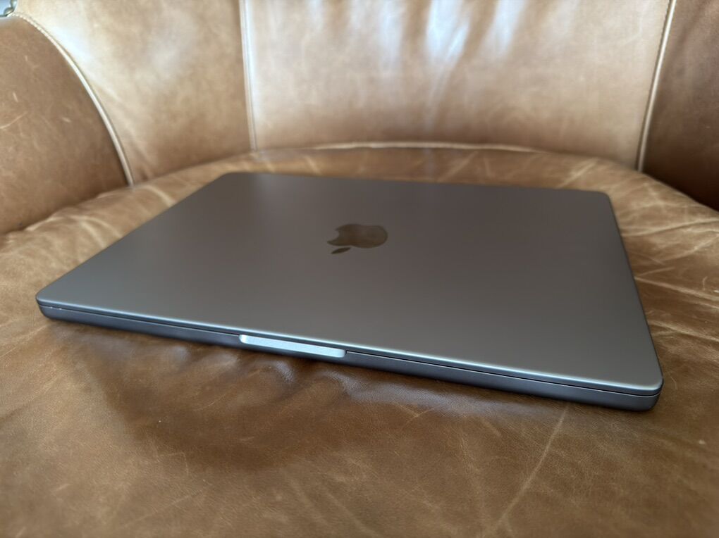 Macbook Pro M1 Pro 14 16GB RAM 1TB Storage