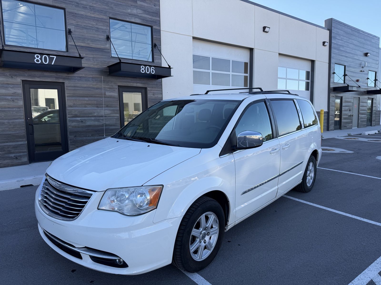 2011 CHRYSLER TOWN AND COUNTRY Touring-L