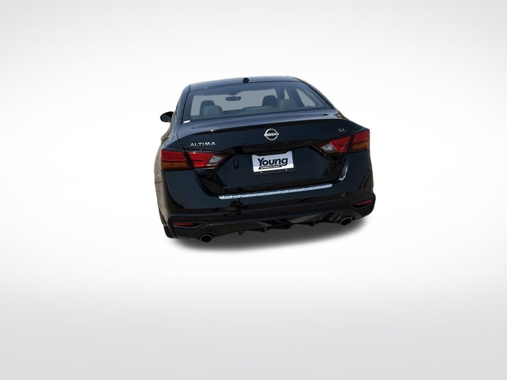 Main image 4